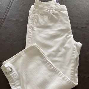 NYD Women’s Crop White Pants, Size 6